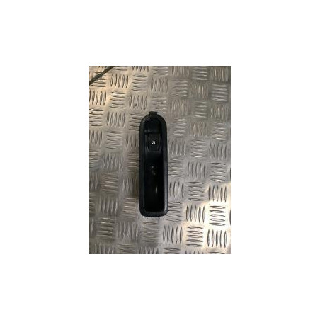 Interrupteur de leve vitre arriere droit RENAULT SCENIC 2 PHASE 2 d’occasion