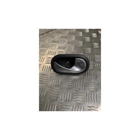 Poignee interieur avant droit RENAULT SCENIC 2 PHASE 2 d’occasion