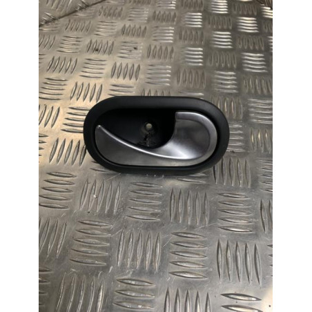 Poignee interieur avant droit RENAULT SCENIC 2 PHASE 2 d’occasion