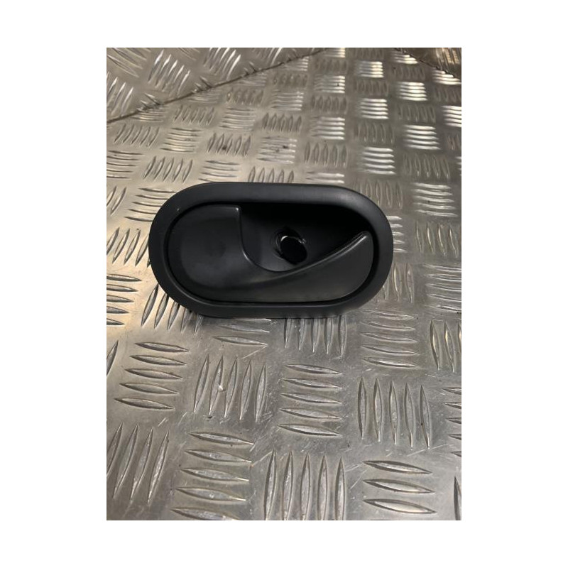Poignee interieur avant gauche RENAULT SCENIC 2 PHASE 1 d’occasion