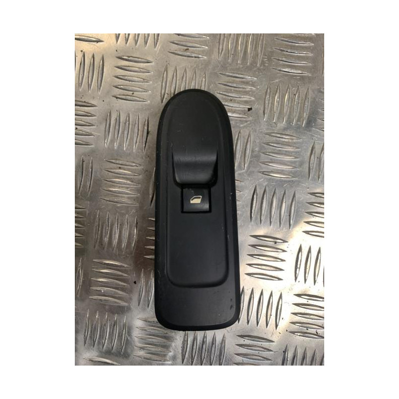 Interrupteur de leve vitre avant droit PEUGEOT 308 1 SW PHASE 1 BREAK d’occasion