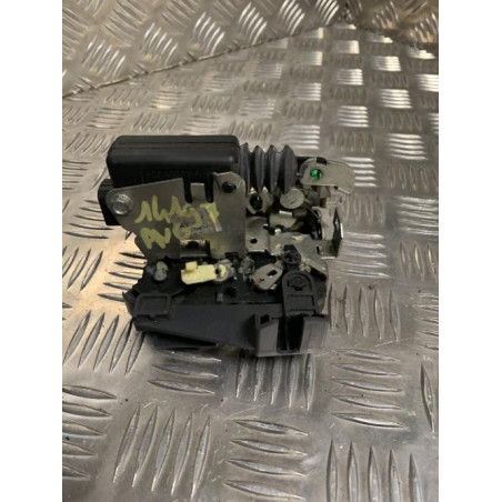 Serrure avant gauche DACIA DUSTER 1 PHASE 1 d’occasion