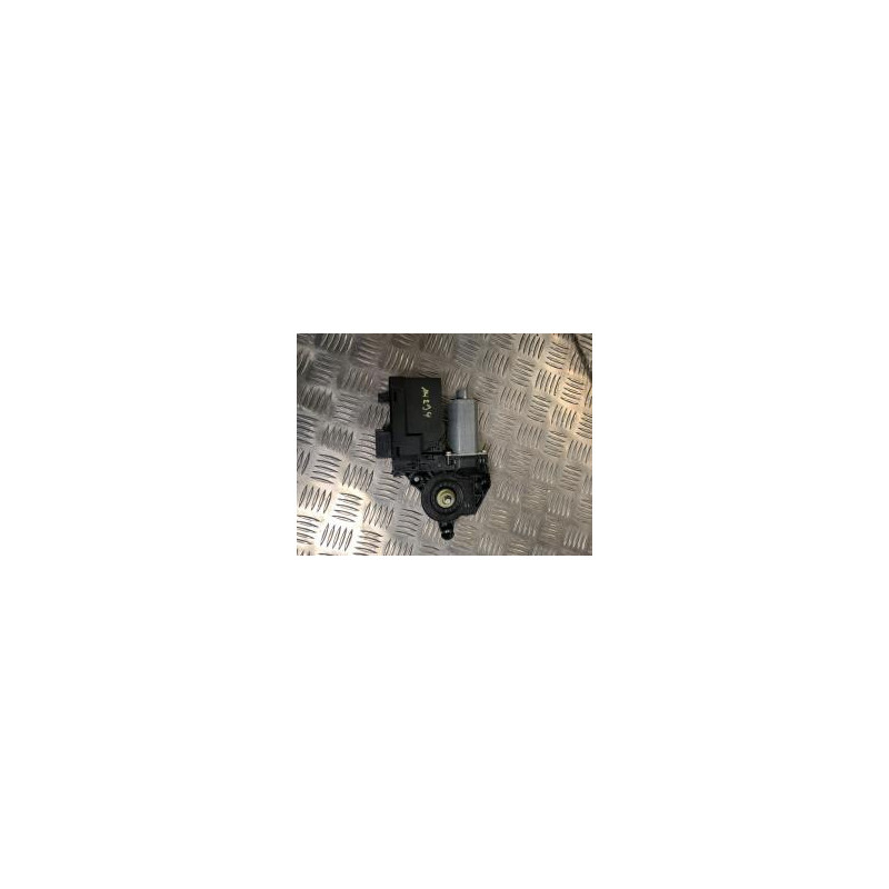 Moteur leve vitre avant droit PEUGEOT 307 PHASE 1 BREAK d’occasion