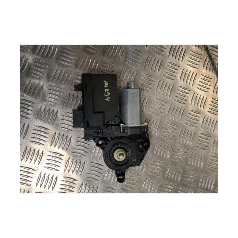 Moteur leve vitre avant droit PEUGEOT 307 PHASE 1 BREAK d’occasion