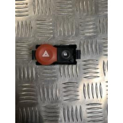 Bouton de warning RENAULT CLIO 3 PHASE 1 d’occasion