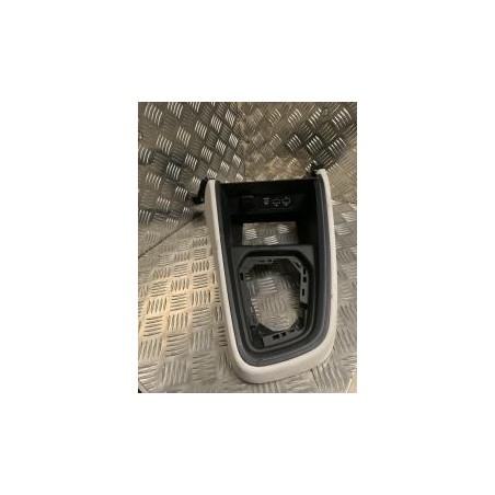 Console central (interieur plastique) RENAULT  d’occasion
