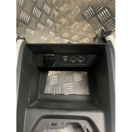 Console central (interieur plastique) RENAULT  d’occasion