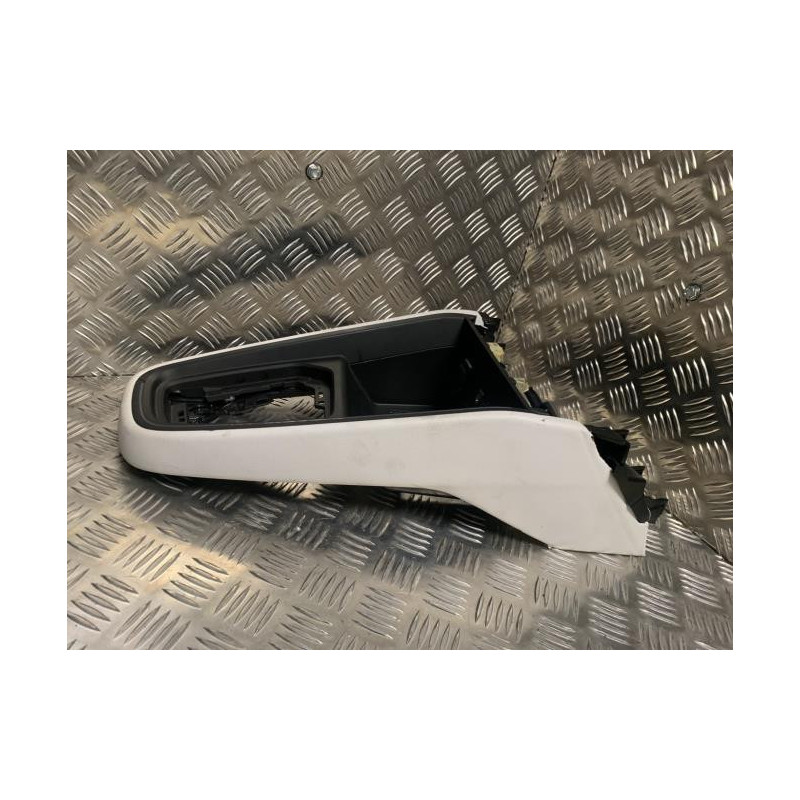 Console central (interieur plastique) RENAULT  d’occasion
