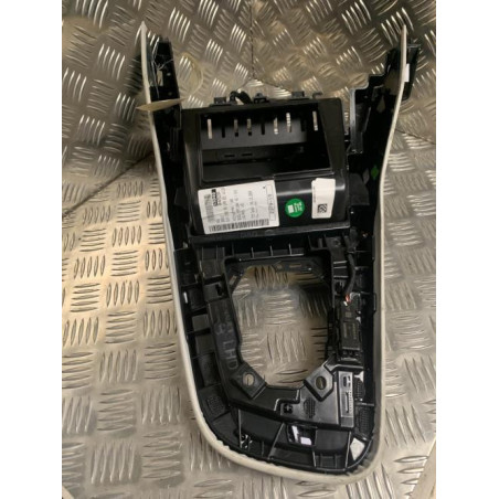 Console central (interieur plastique) RENAULT  d’occasion