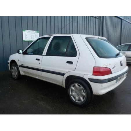 Feu arriere stop central PEUGEOT 106 PHASE 2 d’occasion