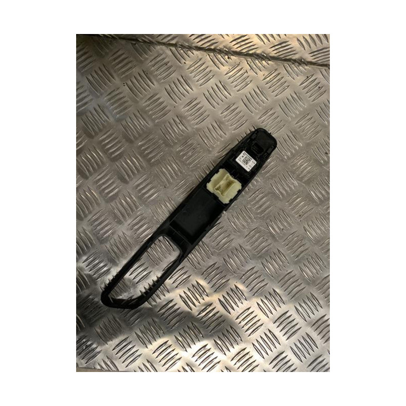 Interrupteur de leve vitre avant gauche RENAULT CLIO 4 PHASE 2 d’occasion