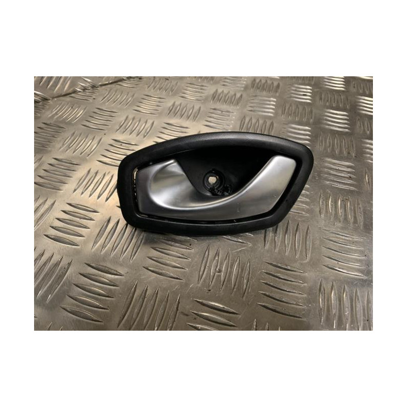 Poignee interieur avant gauche RENAULT CLIO 4 PHASE 2 d’occasion