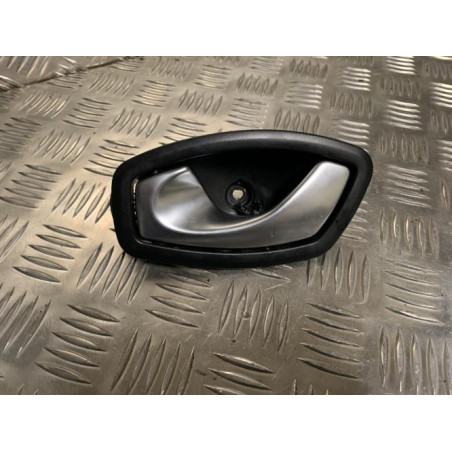 Poignee interieur avant gauche RENAULT CLIO 4 PHASE 2 d’occasion