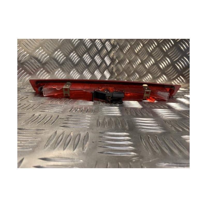 Feu arriere stop central RENAULT CLIO 3 PHASE 1 d’occasion