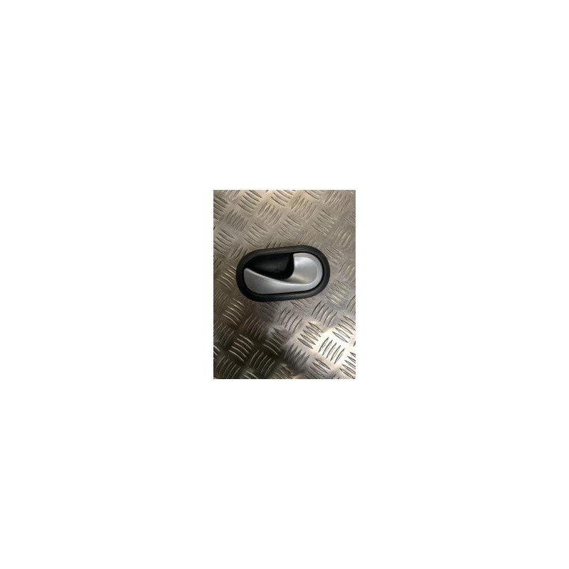 Poignee interieur avant droit RENAULT CLIO 3 PHASE 2 d’occasion
