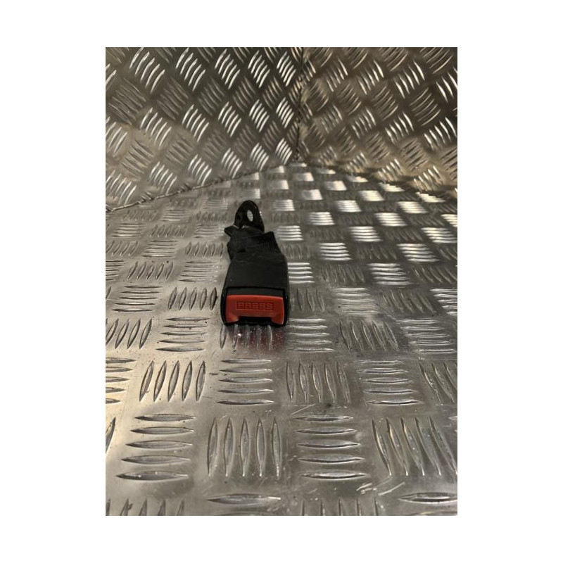 Attache ceinture arriere gauche RENAULT CLIO 1 PHASE 3 d’occasion