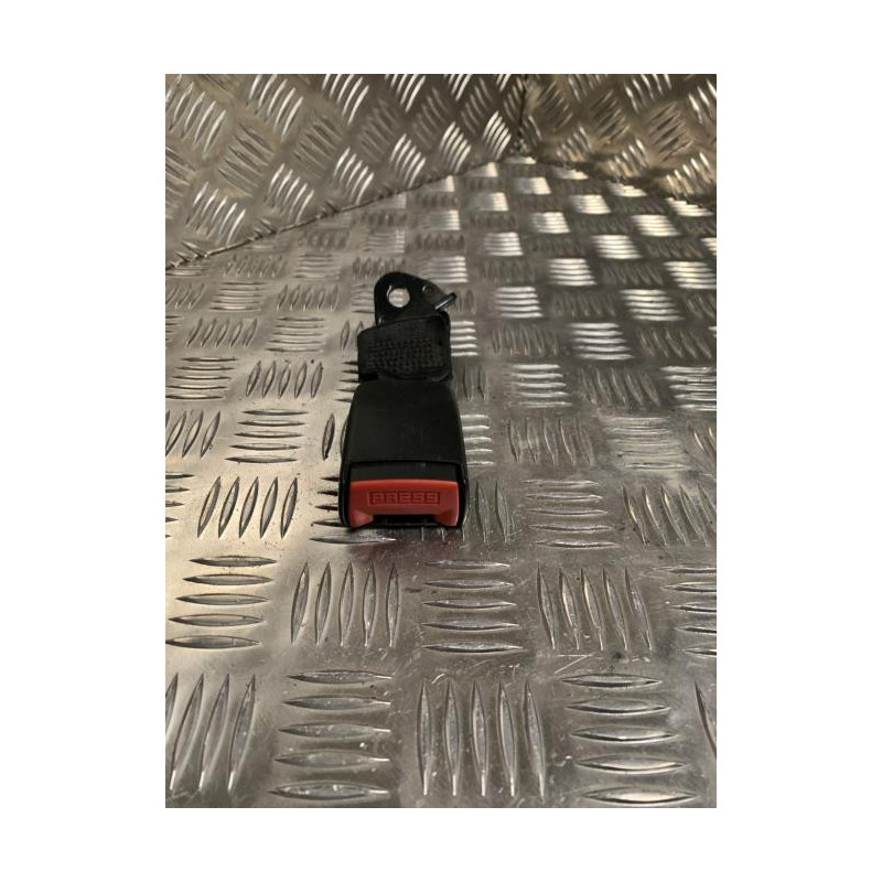 Attache ceinture arriere droit RENAULT CLIO 1 PHASE 3 d’occasion