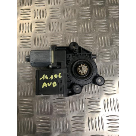 Moteur leve vitre avant droit RENAULT MEGANE 3 PHASE 3 BREAK d’occasion
