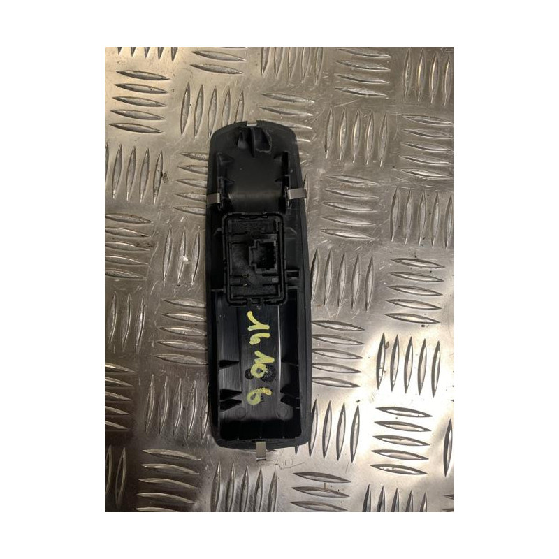 Interrupteur de leve vitre avant droit RENAULT MEGANE 3 PHASE 3 BREAK d’occasion