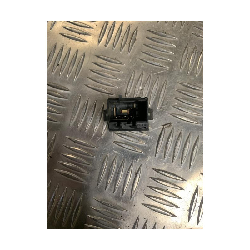 Commande degivrage lunette arriere SKODA FABIA 1 PHASE 1 BREAK d’occasion