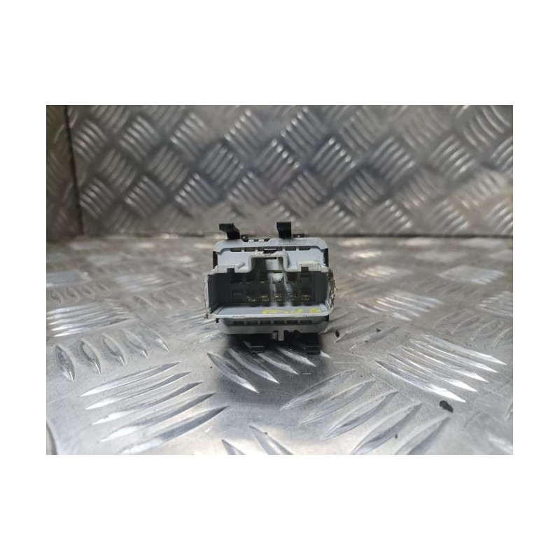Interrupteur de leve vitre avant gauche RENAULT SCENIC 2 PHASE 1 d’occasion