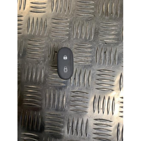 Commande de fermeture centralisee RENAULT CLIO 2 PHASE 1 d’occasion