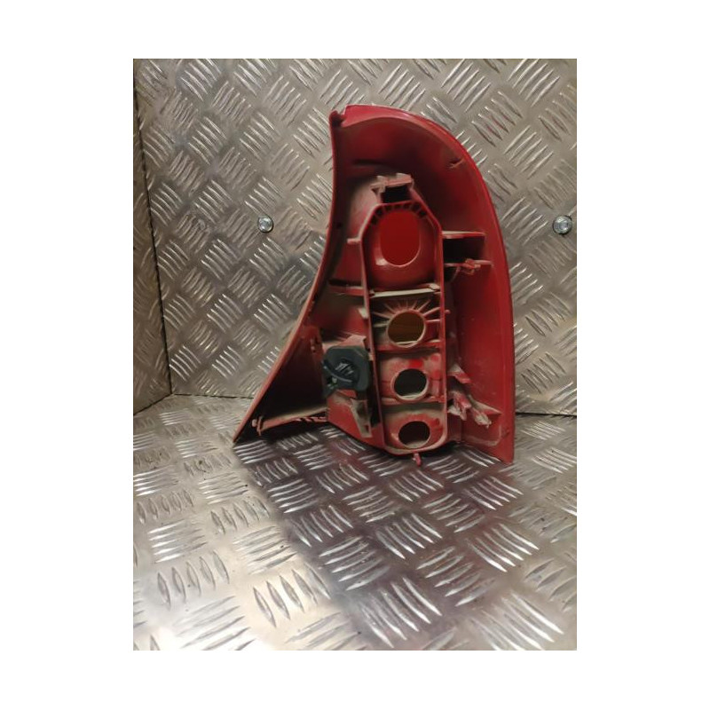 Feu arriere principal gauche (feux) RENAULT CLIO 2 PHASE 1 d’occasion