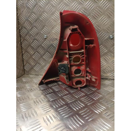 Feu arriere principal gauche (feux) RENAULT CLIO 2 PHASE 1 d’occasion