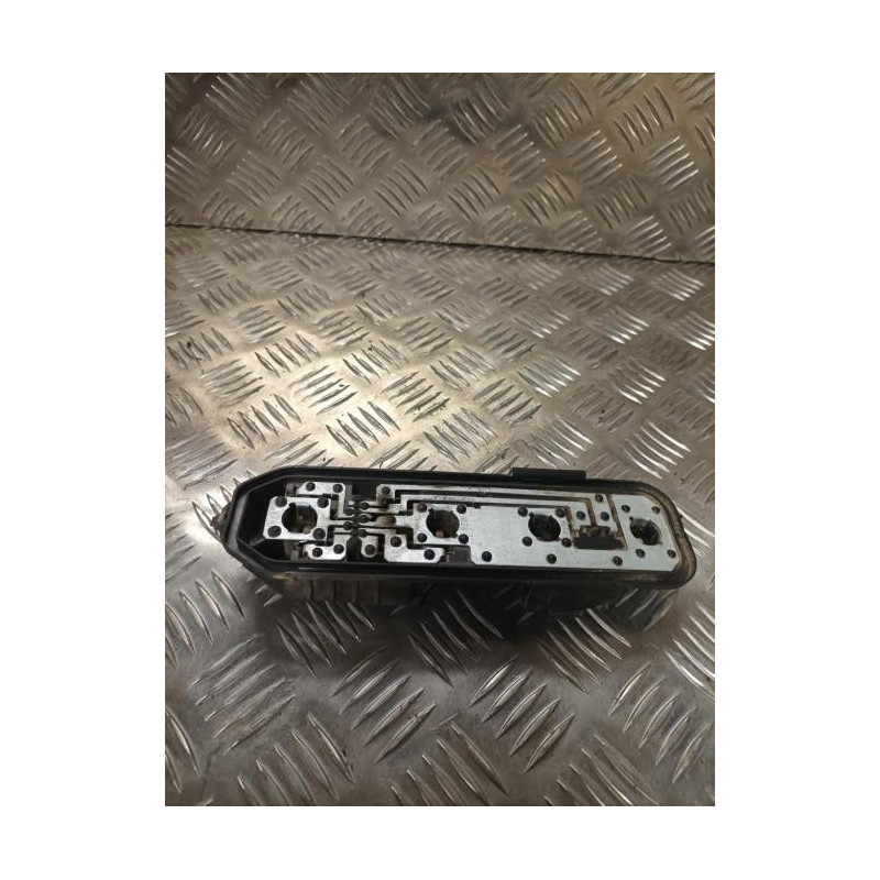 Platine feu arriere gauche RENAULT CLIO 2 PHASE 1 d’occasion