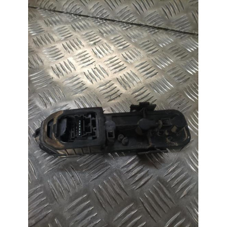 Platine feu arriere gauche RENAULT CLIO 2 PHASE 1 d’occasion