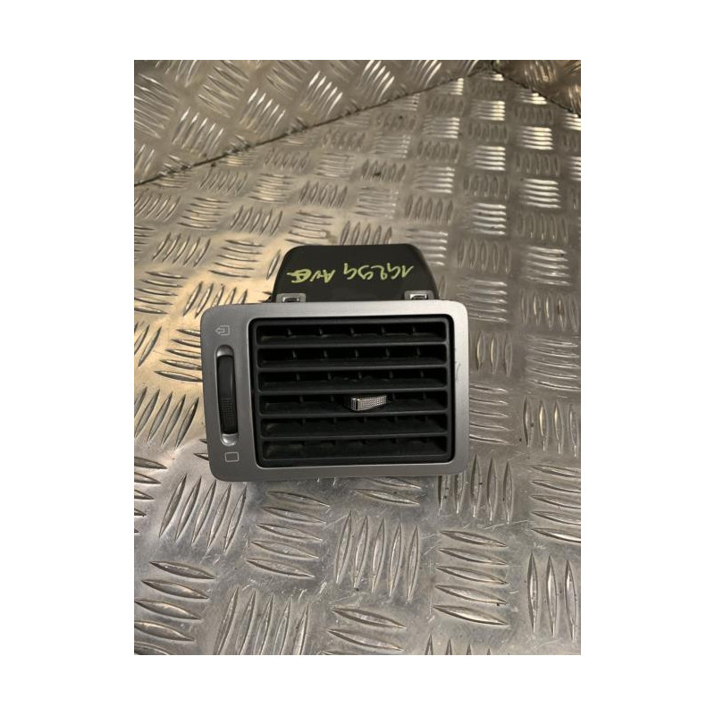 Aerateur tableau de bord avant gauche PEUGEOT 307 PHASE 1 BREAK d’occasion