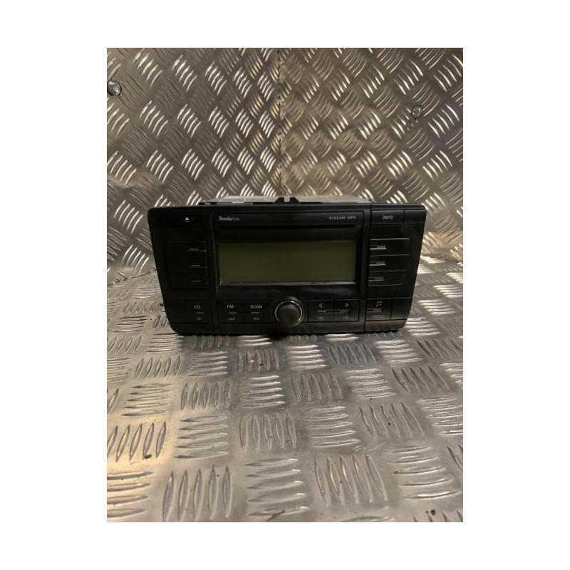 Autoradio d'origine SKODA OCTAVIA 2 PHASE 1 BREAK d’occasion