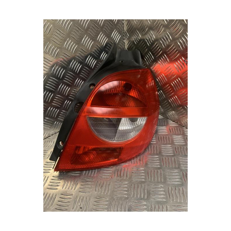 Feu arriere principal droit (feux) RENAULT CLIO 3 PHASE 1 d’occasion