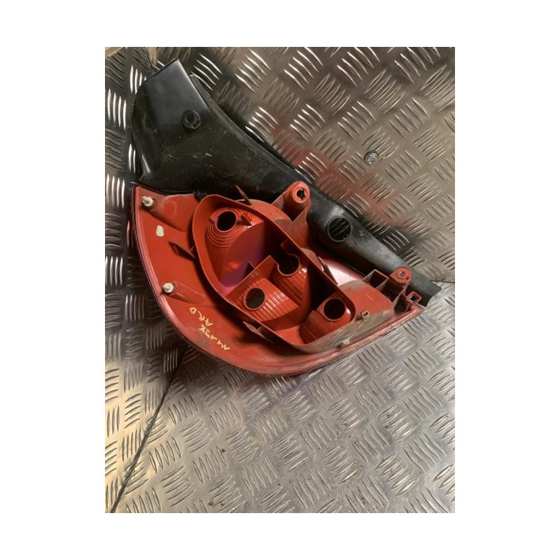 Feu arriere principal droit (feux) RENAULT CLIO 3 PHASE 1 d’occasion