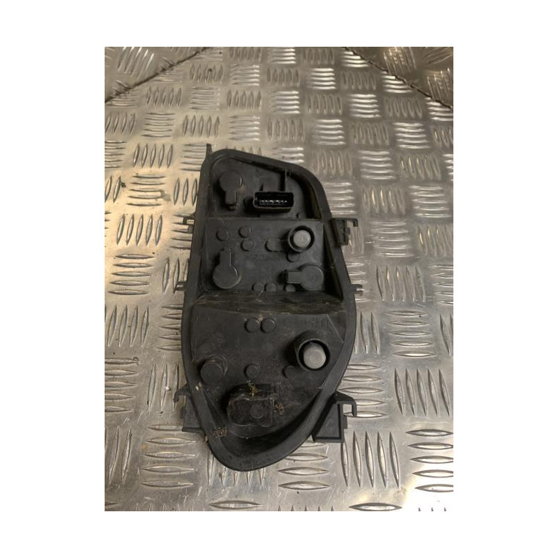 Platine feu arriere droit RENAULT CLIO 3 PHASE 1 d’occasion