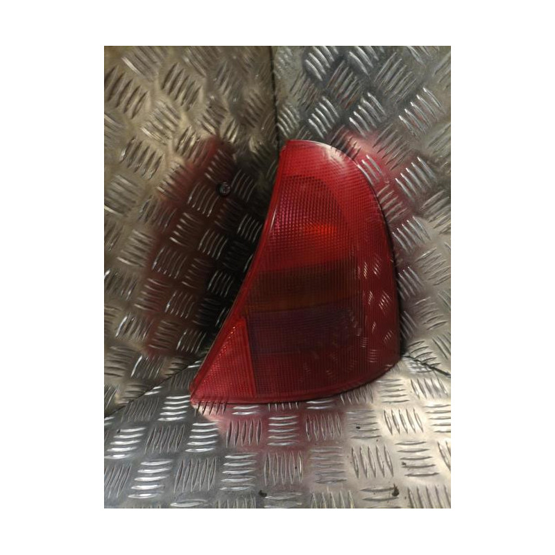 Feu arriere principal droit (feux) RENAULT CLIO 2 PHASE 1 d’occasion