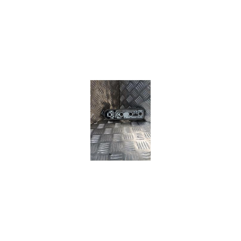 Platine feu arriere droit RENAULT CLIO 2 PHASE 1 d’occasion