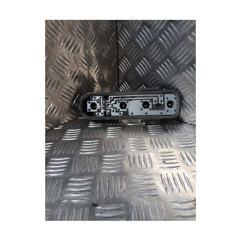 Platine feu arriere droit RENAULT CLIO 2 PHASE 1 d’occasion