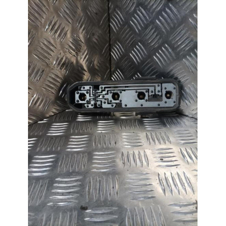 Platine feu arriere droit RENAULT CLIO 2 PHASE 1 d’occasion