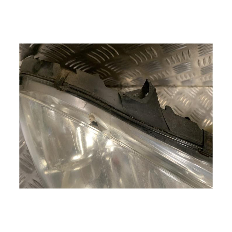 Optique avant principal droit (feux)(phare) MERCEDES  d’occasion