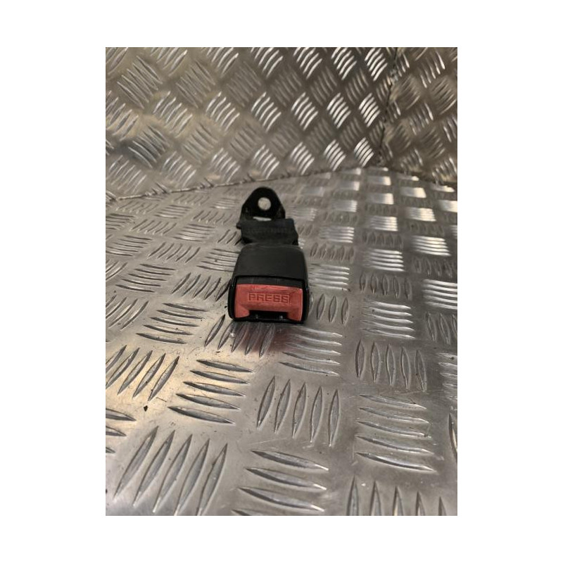 Attache ceinture arriere droit RENAULT CLIO 1 PHASE 3 d’occasion