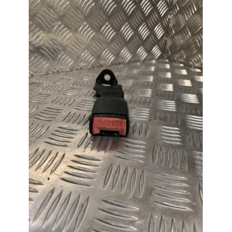 Attache ceinture arriere droit RENAULT CLIO 1 PHASE 3 d’occasion