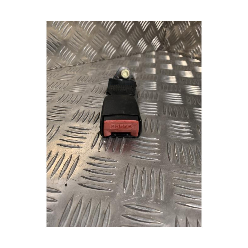 Attache ceinture arriere centrale RENAULT CLIO 1 PHASE 3 d’occasion