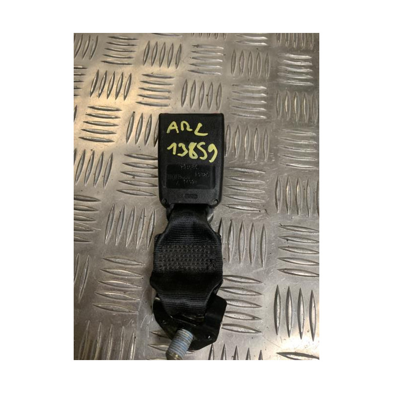 Attache ceinture arriere centrale RENAULT CLIO 1 PHASE 3 d’occasion