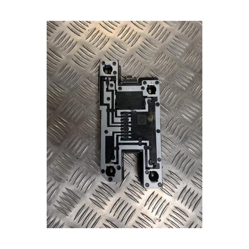 Platine feu arriere droit RENAULT CLIO 1 PHASE 3 d’occasion