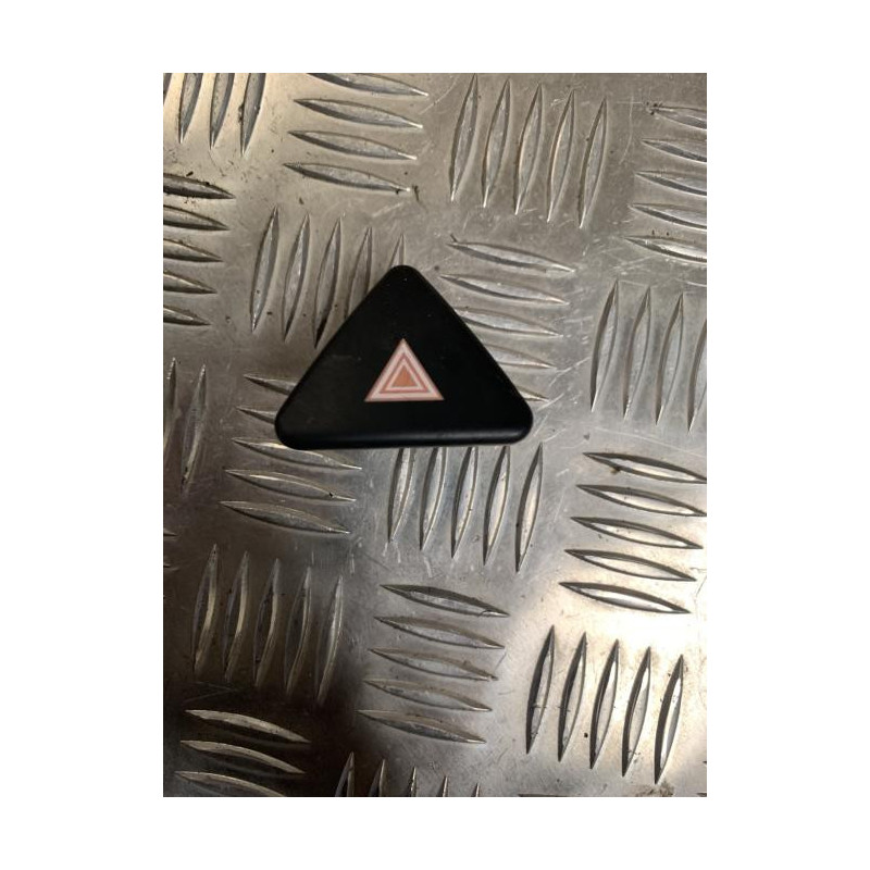 Bouton de warning FORD FIESTA 5 PHASE 1 d’occasion