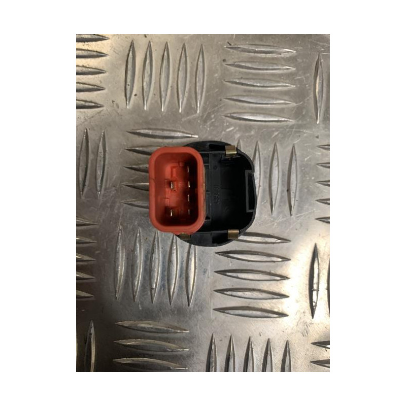 Interrupteur de leve vitre avant droit FORD FIESTA 5 PHASE 1 d’occasion