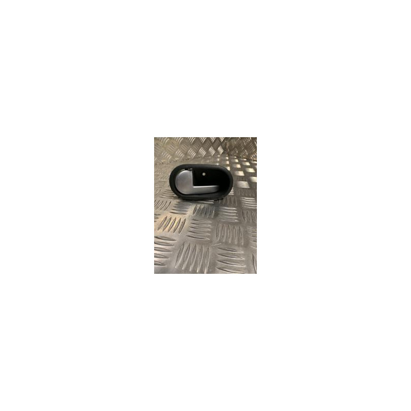 Poignee interieur avant gauche FORD FIESTA 5 PHASE 2 d’occasion