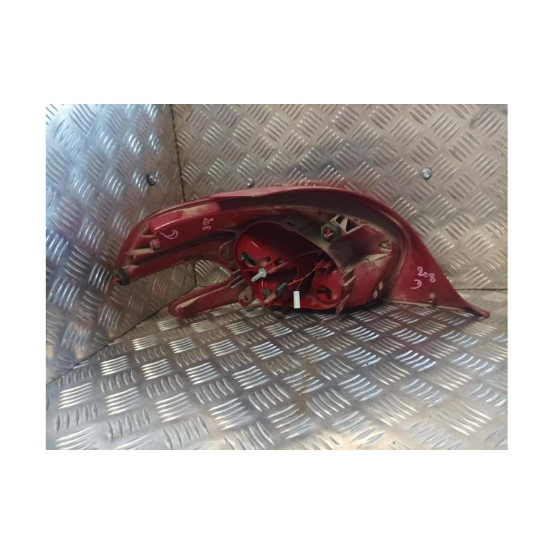 Feu arriere principal droit (feux) PEUGEOT 208 1 PHASE 1 d’occasion