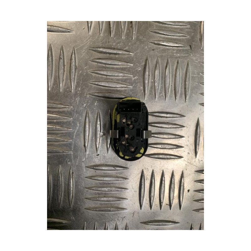 Interrupteur de leve vitre arriere droit OPEL MERIVA A PHASE 2 d’occasion